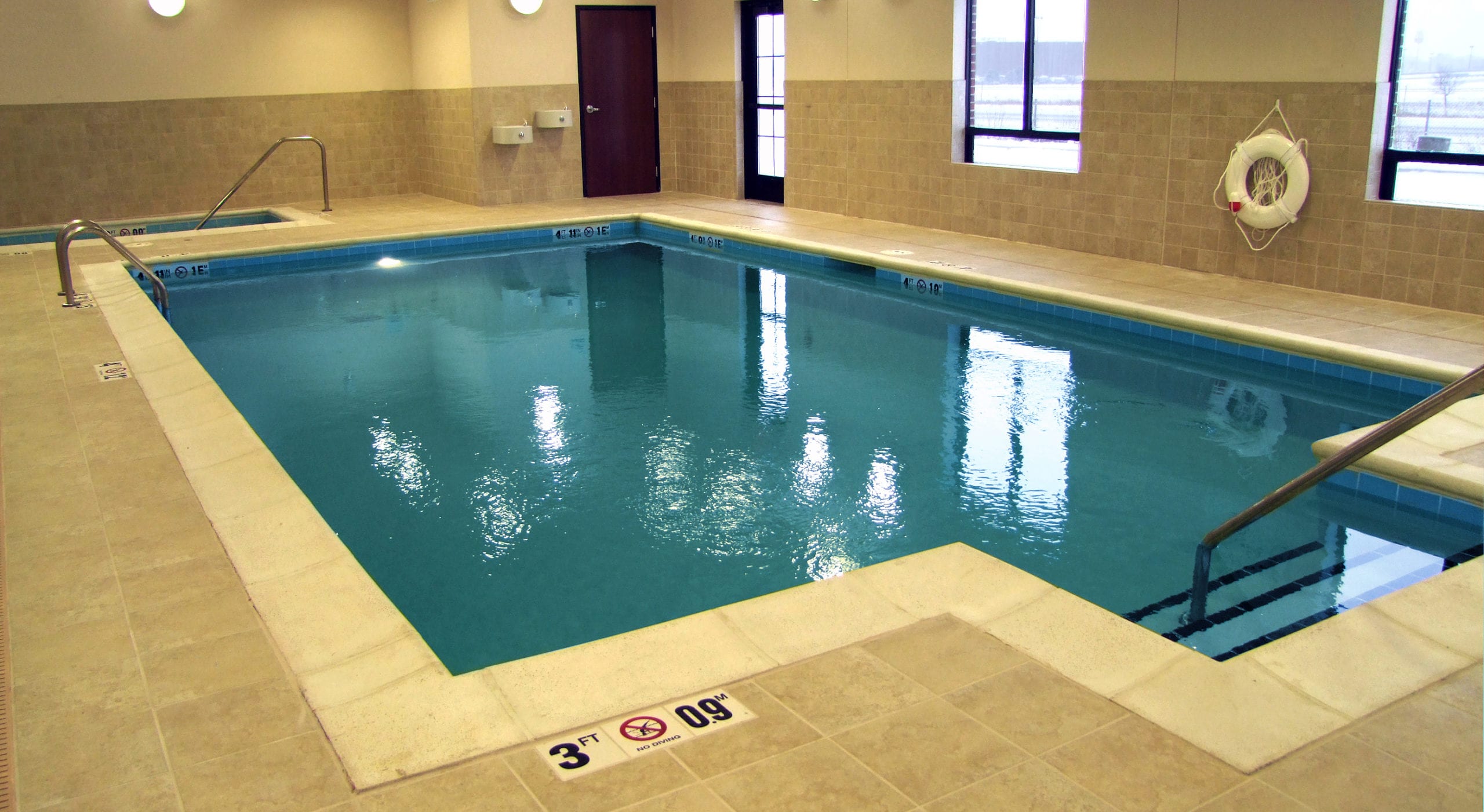 Holiday Inn Express Morton Pool