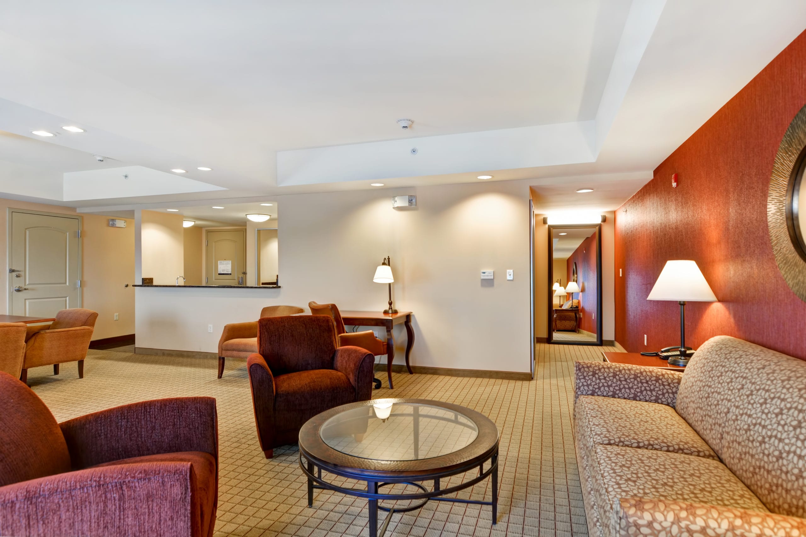 Hampton Inn & Suites Peoria Hospitality Suite