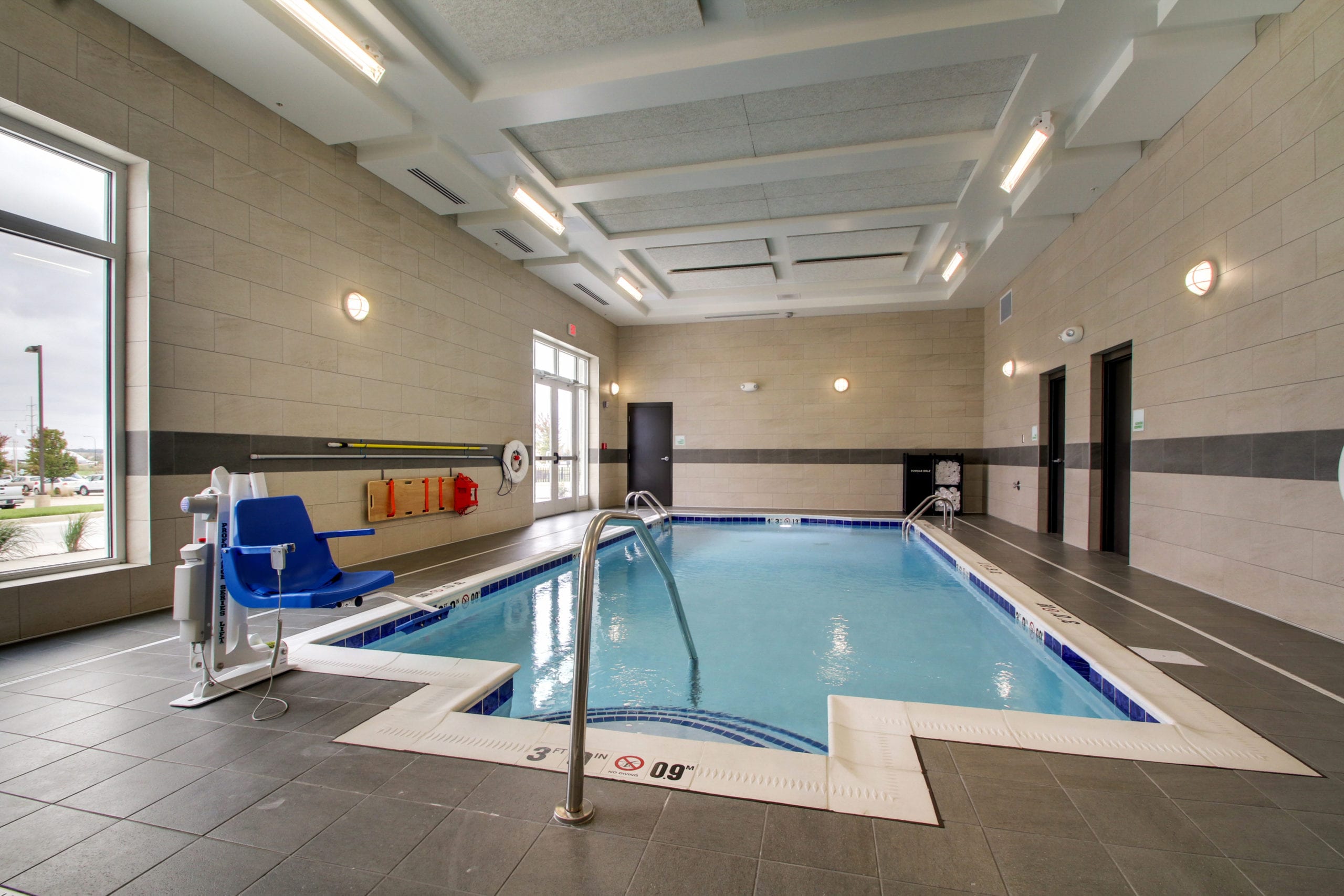 Holiday Inn & Suites Peoria Pool