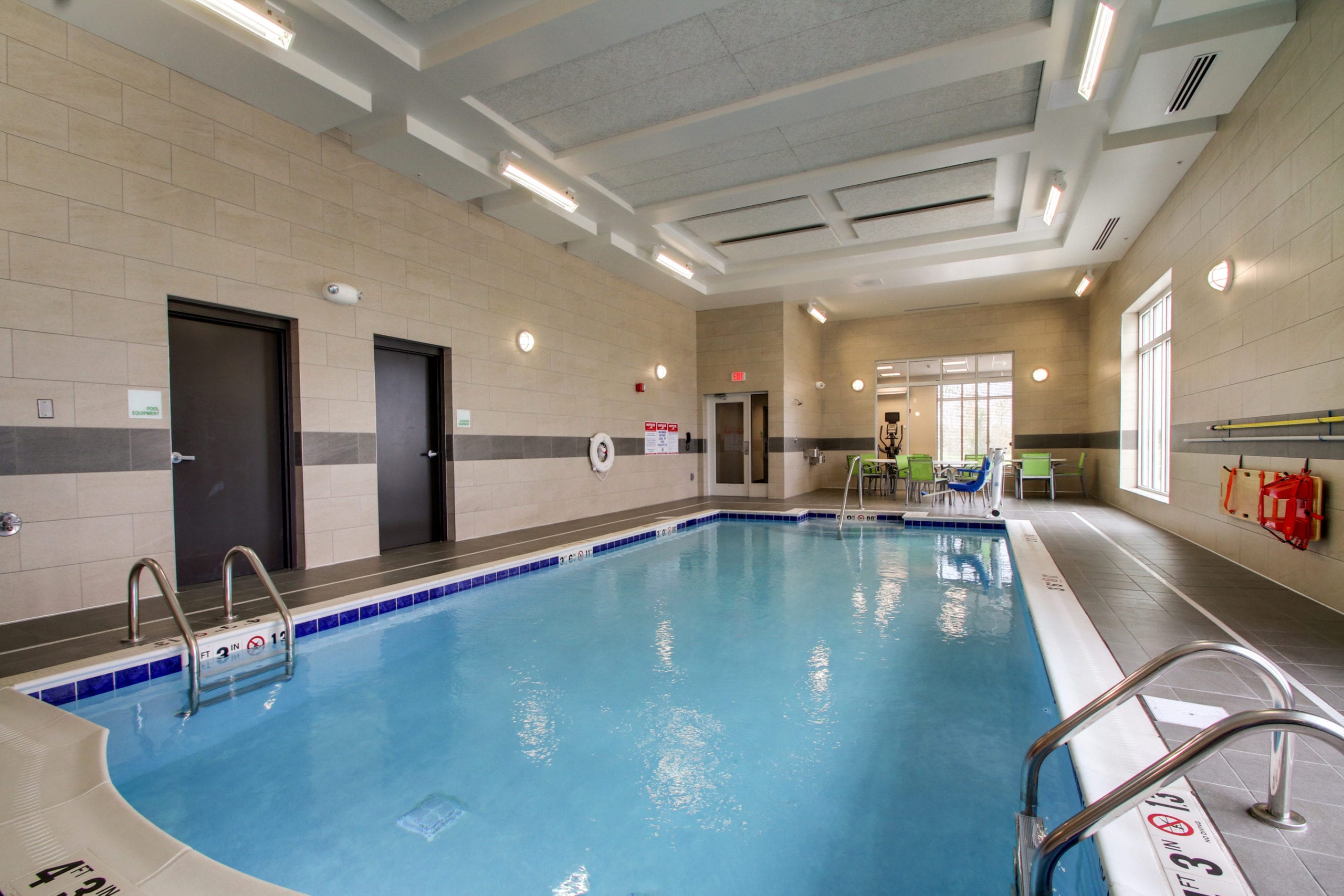 Holiday Inn & Suites Peoria Pool